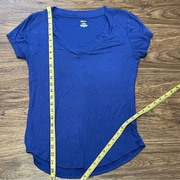 Jennifer Lopez Shimmery Short Sleeve Plunge V-neck Blouse Blue Size Medium - Picture 12 of 12